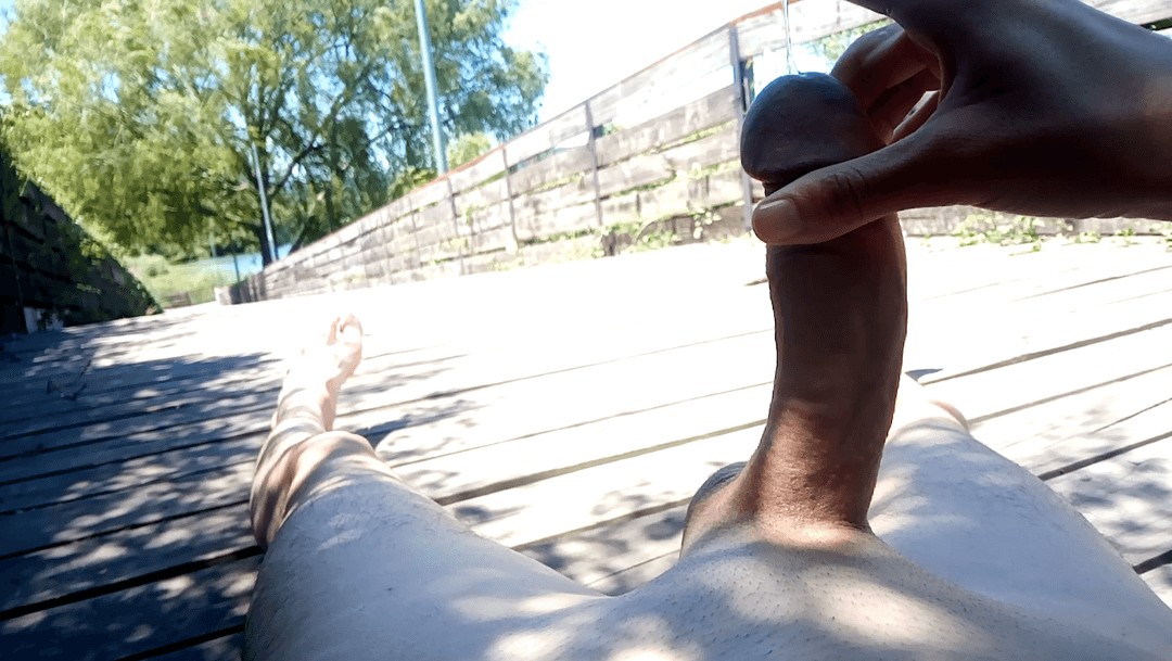 risky masturbation big head cock on public park