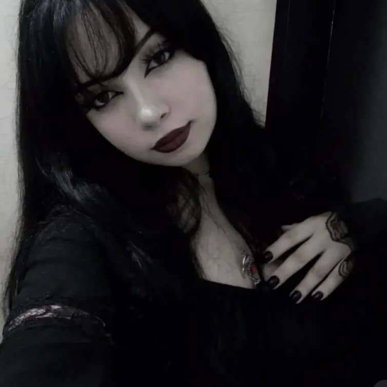 Vazou: Novinha gotica da buceta rosinha