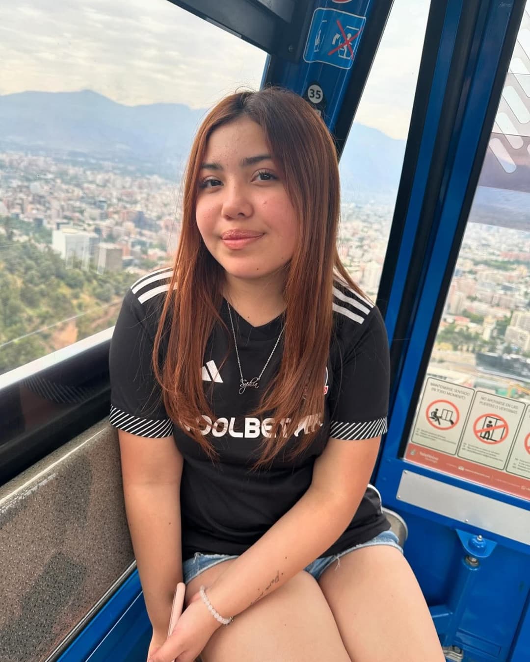 Haberme cogido a la mamá y unos años mas tarde a su hija fue excitante, las dos la chupan delicioso