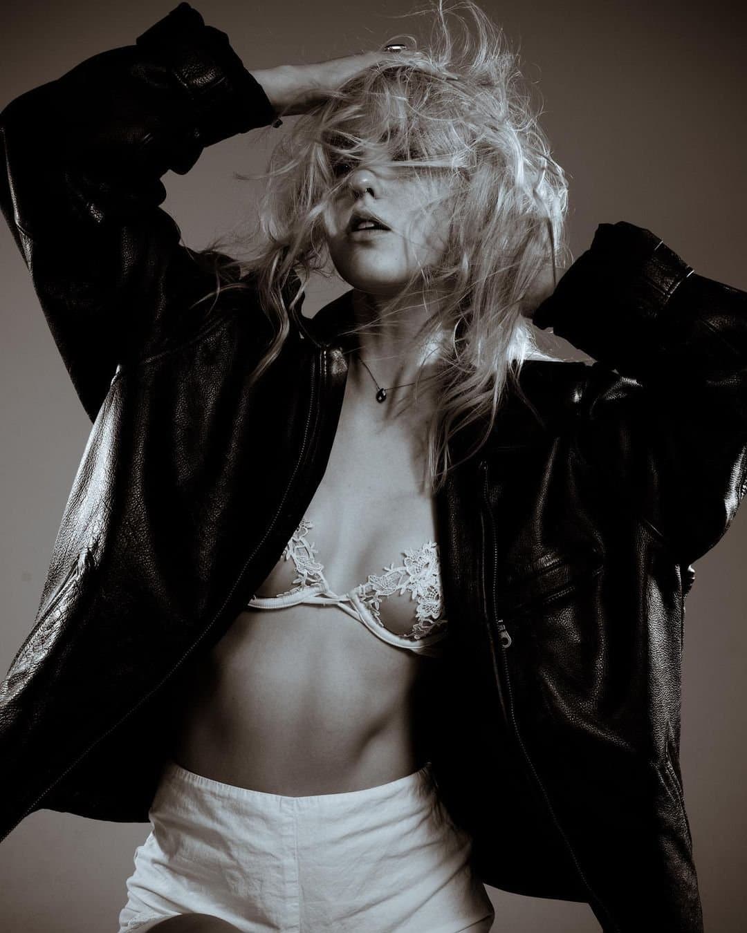 Amateur model friend slutty pics leaked, see through, handbra, topless.