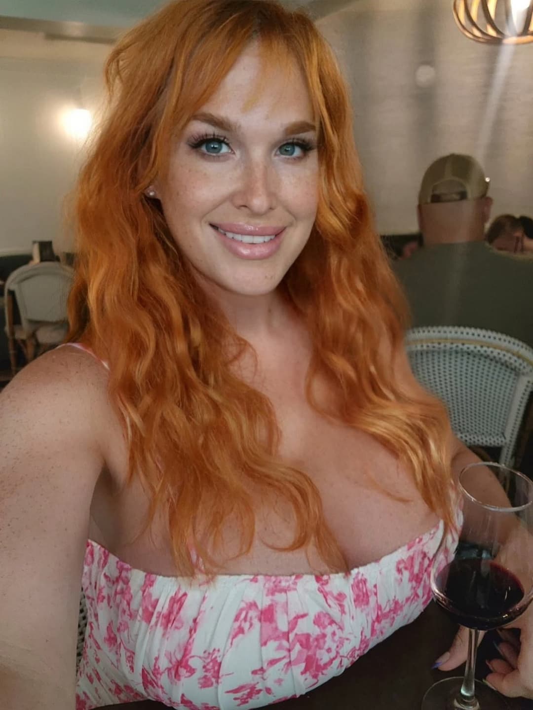 Click to view full size Fay peituda