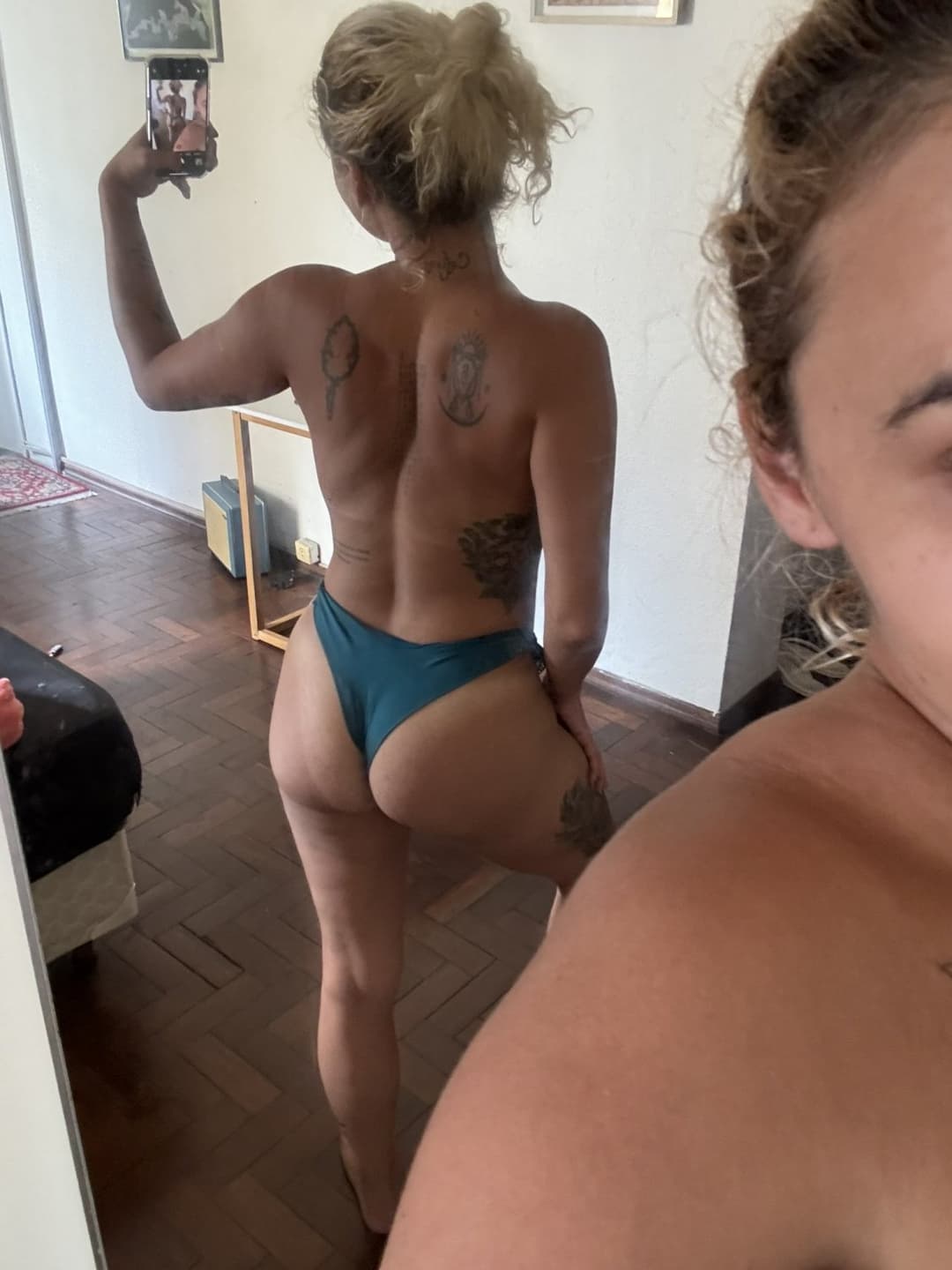 Brun@-gostsa profissional