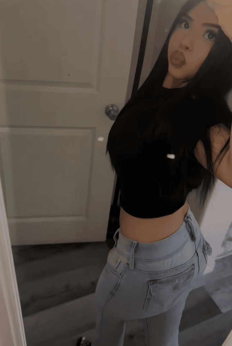 latina teen with a fat ass butt Dahlia