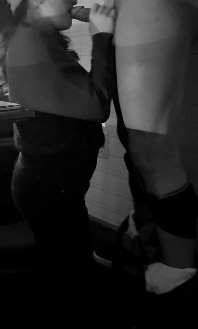 Married secretary cheats with bbc boss in office