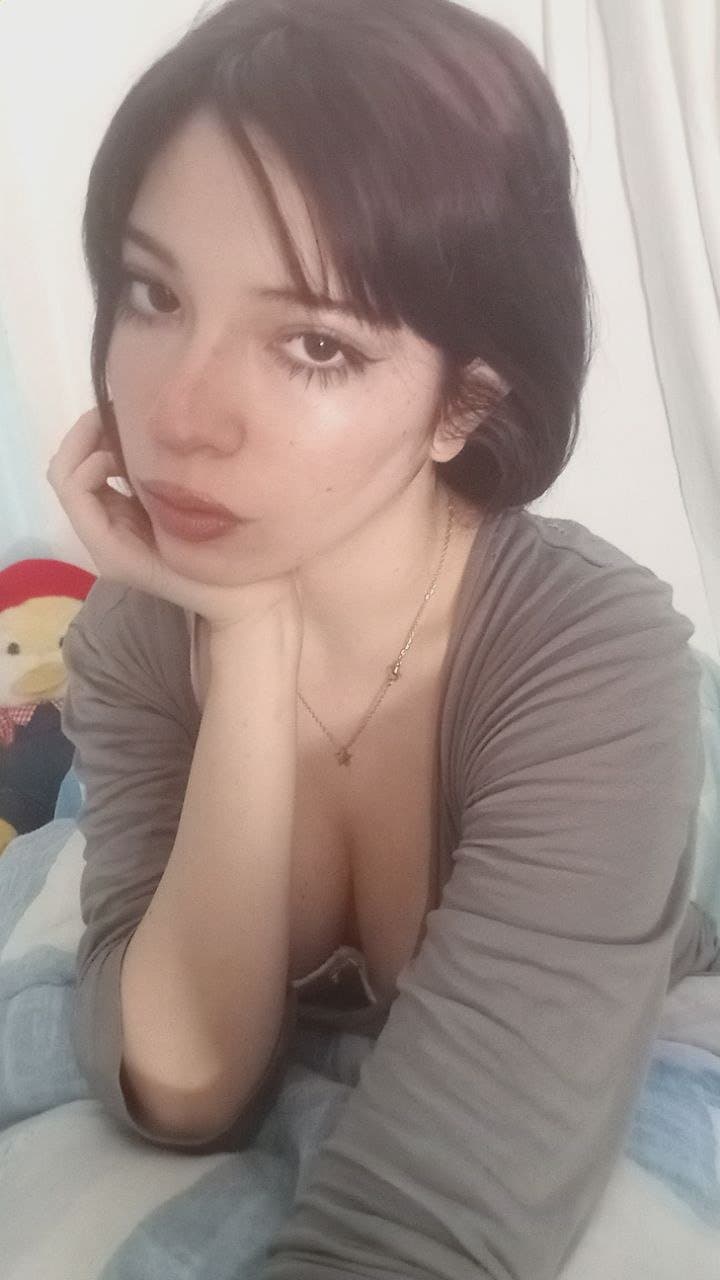 Micaela rica perrita Uruguaya exhibiciónista