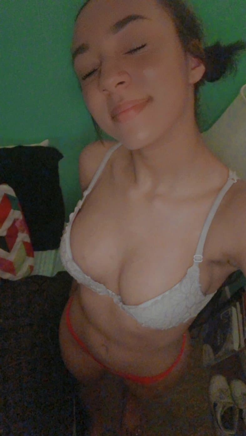 Click to view full size Ciarra from Kansas, has requested to be uploaded