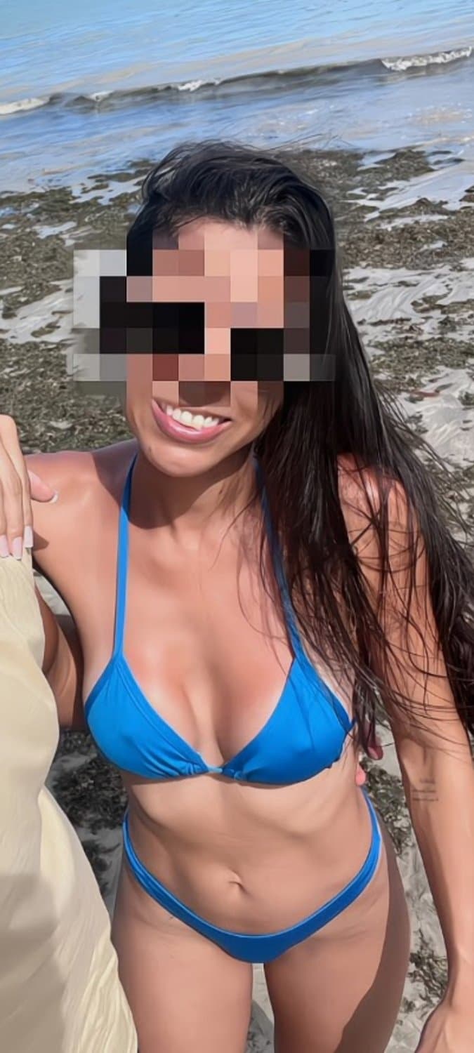 Casada, esposa, corno fazendo o corno gozar puta safada. Video completo no nosso privacy