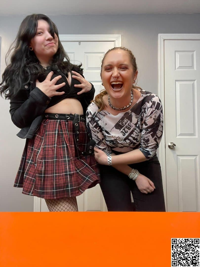 Kaylee - 23yo Big Tits (Non-nude)