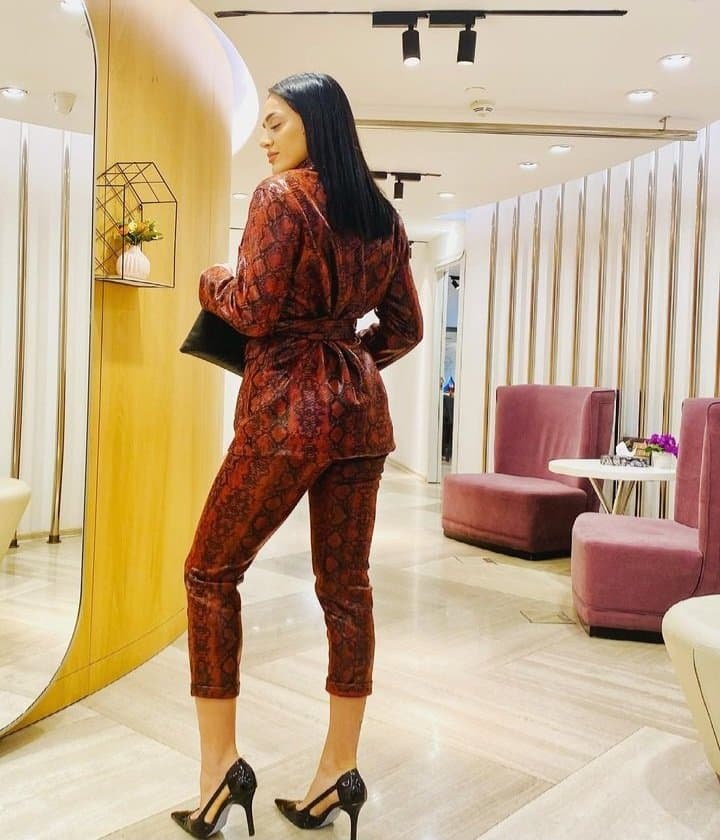 Click to view full size Sexy glamour feet pedicure woman