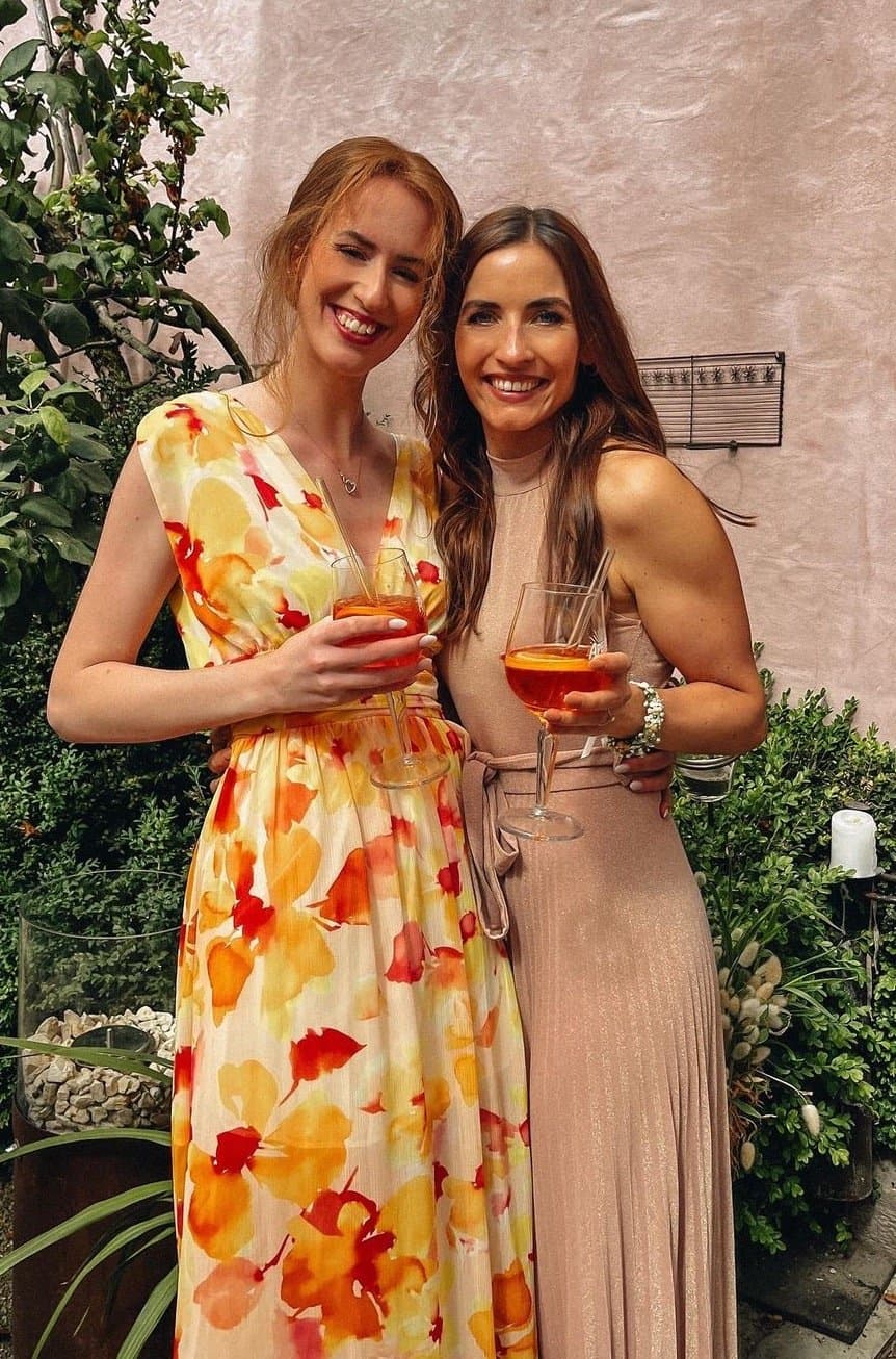 Hot german wife Elisa showed off at the beach