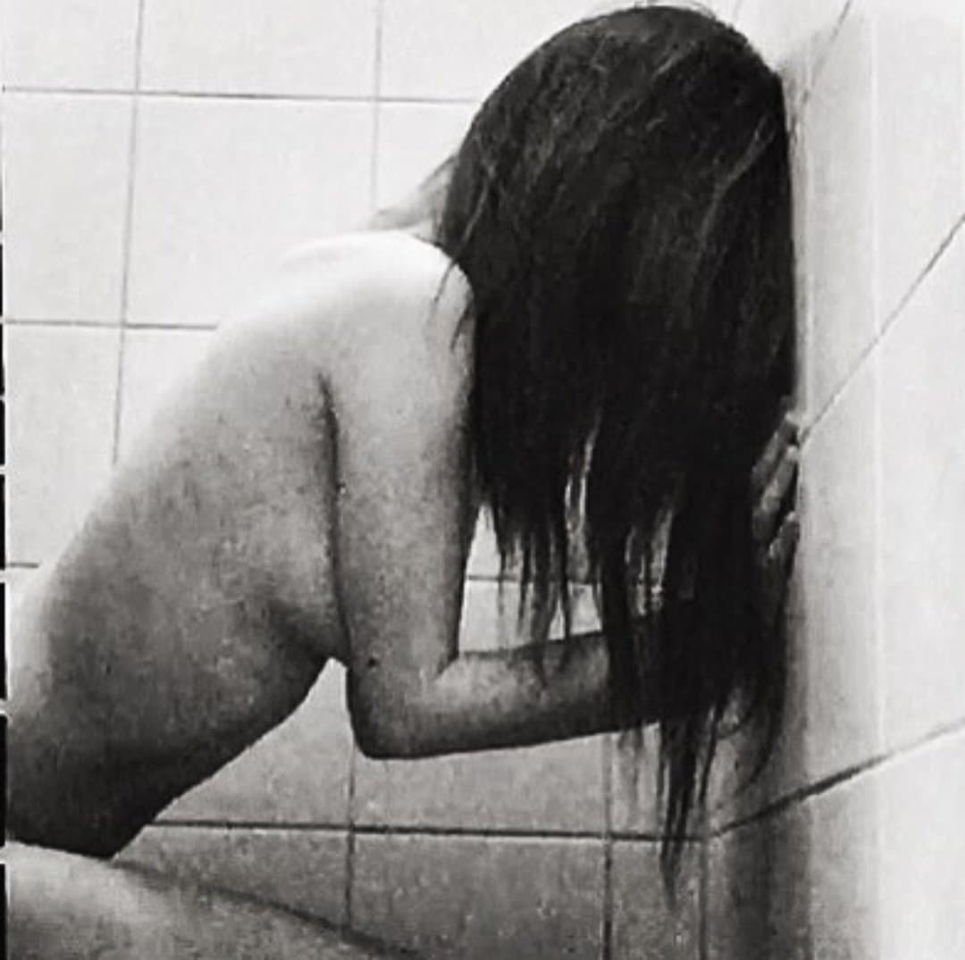 SKINNY EMO SLUT ALLY BEGGING FOR HUGE ROPES OF CUM