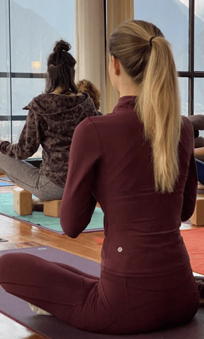 Ur moms body is so tight?I wanna rub my nuts on her!!