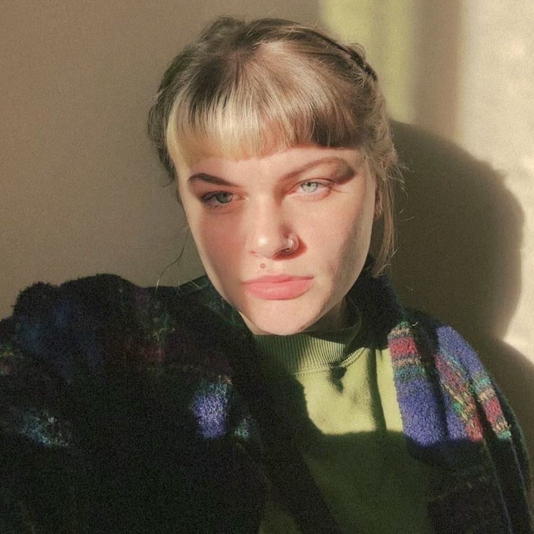 Click to view full size Fat Breasted Alt Girl