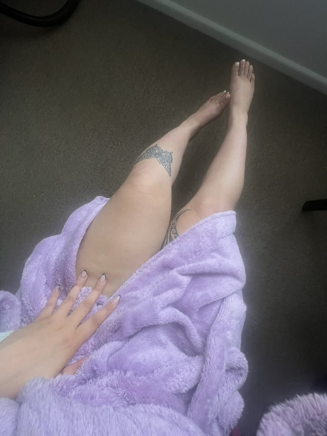 Pretty Polynesian feet