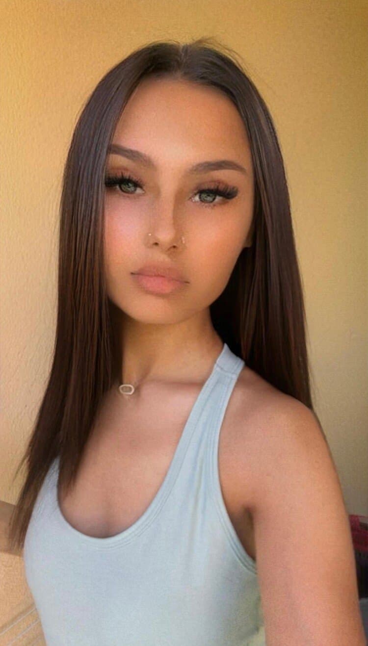 Sexy dressed ,babes ,,,,,moms ?????