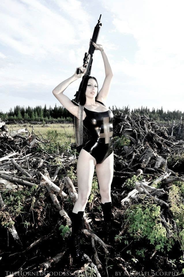 Click to view full size MADELAINE HORN - MADELINA HORN