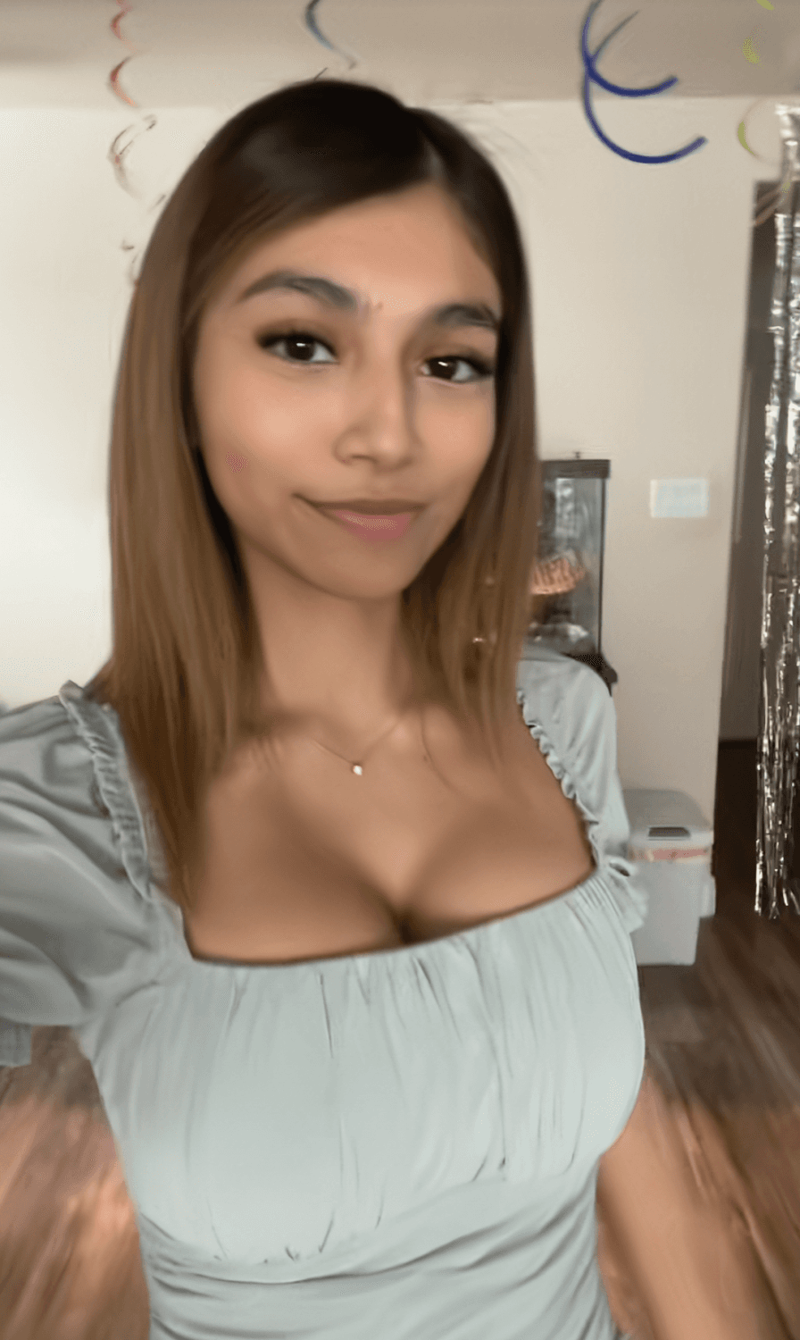 Beautiful Teen Justine