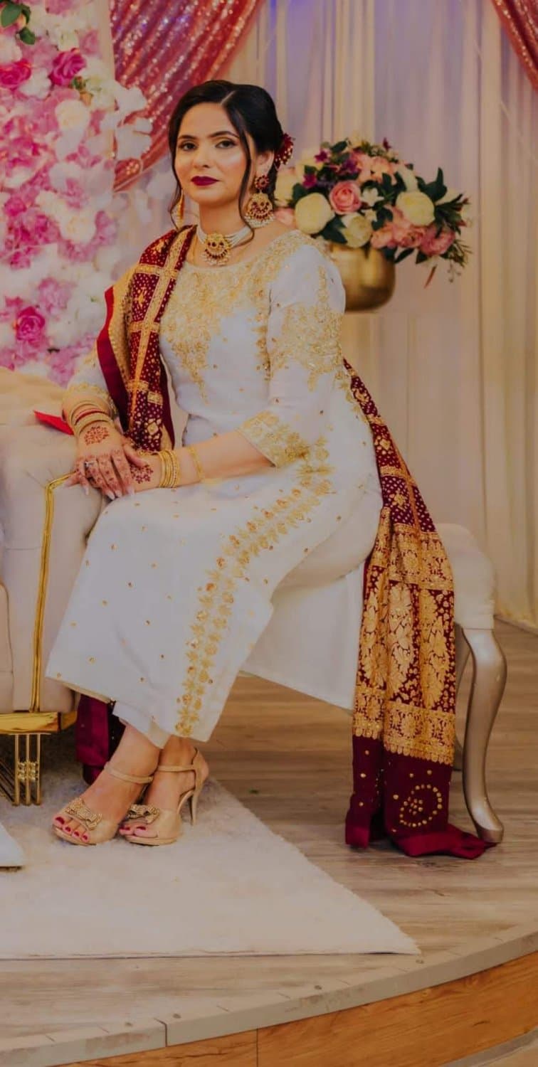 Sexy babe with sexy feet