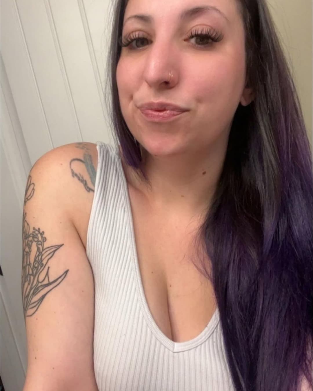 Hot busty single mom Gail