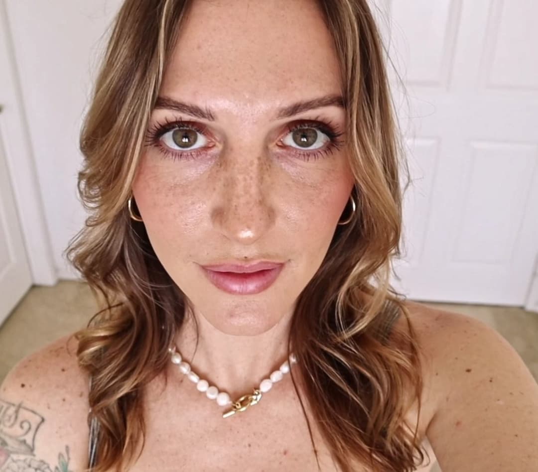 Sexy Slut takes dick & Massive Cumshot Pov