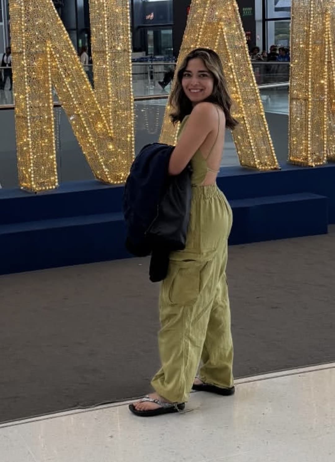 Latina slim thick big hips