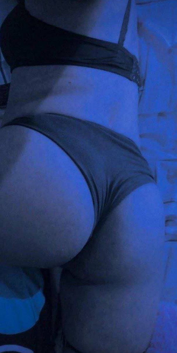 Click to view full size Que perra es Eli