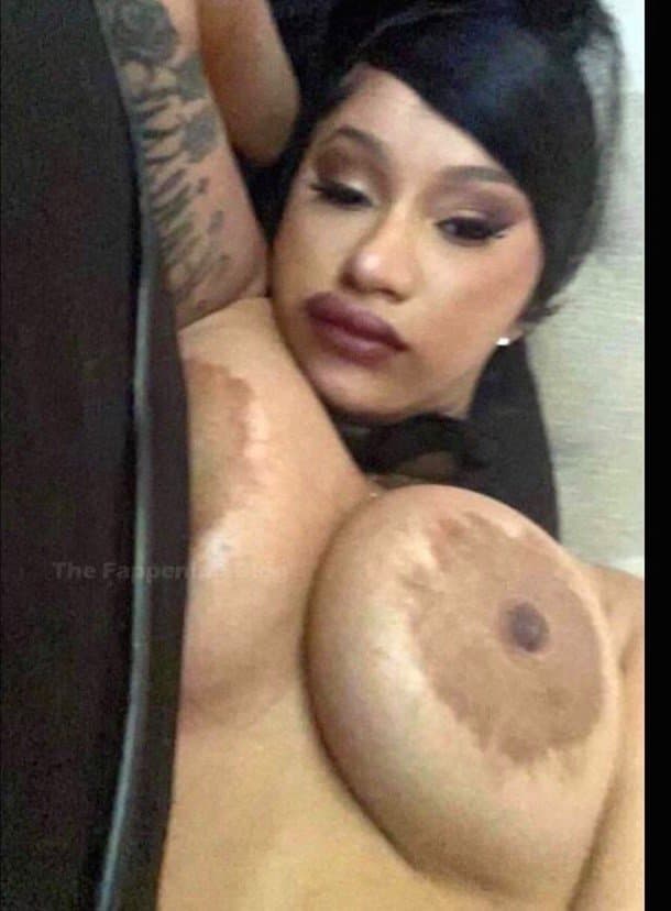 Titty show ????? TITTY ALERT ?