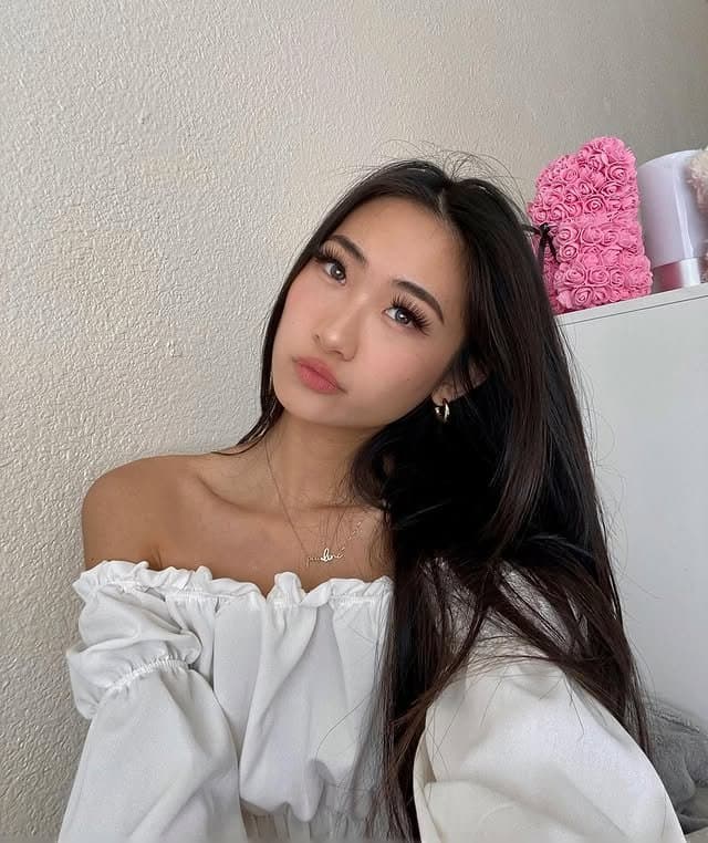 Sexy petite ABG teen Pauline