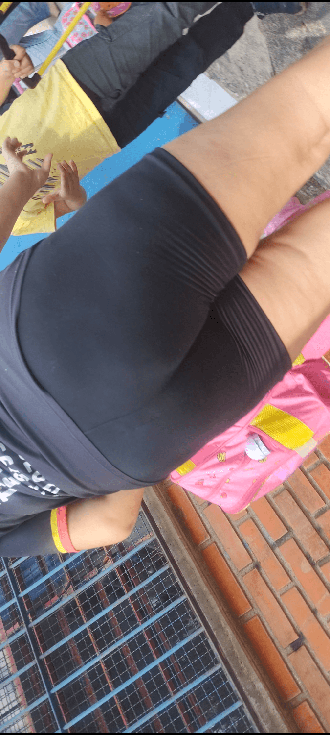 Blonde big ass + Nice ass close + Young Ebony hot ?