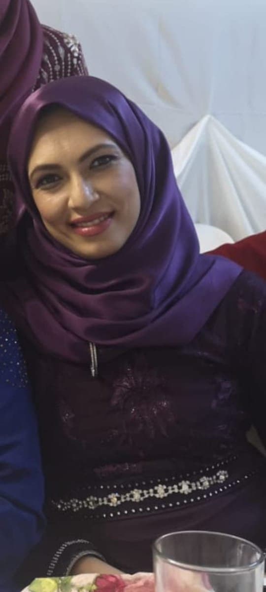 My Sexy Aunty. DM to talk about her. Comment on her