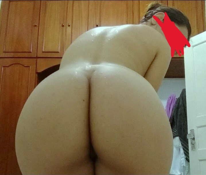 Tengo fotos de esa culona brasileña sin censura, manda dm a los interesados