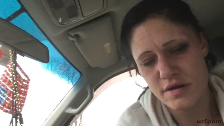 Hooker in car swallow cum