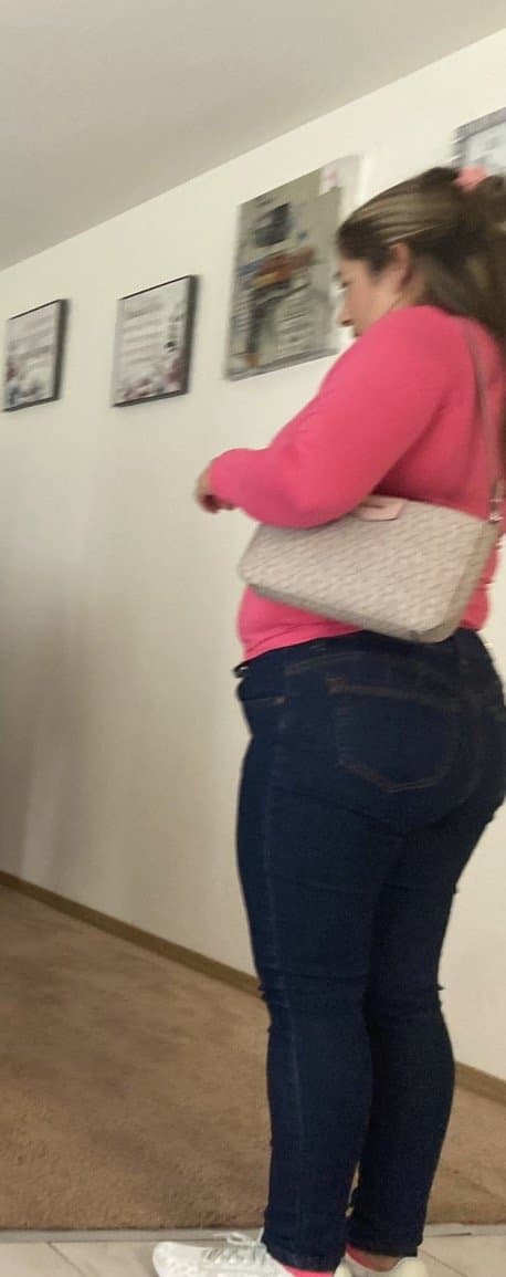 Need a cum trib to my aunt (dm me if you posted a vid or pic of a trib to my aunt)