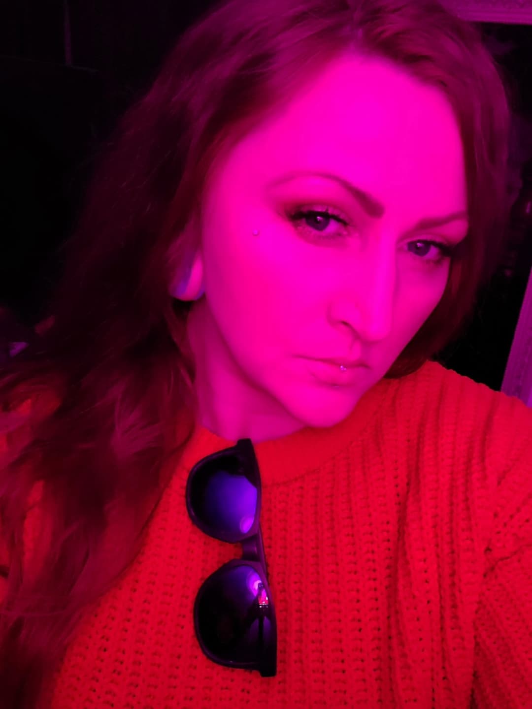 You know her check my profile. I want her cum home used. Plz suduce her.Pass to friends. Want cre p