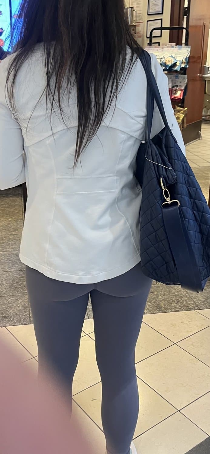 Milf Shopping Candid