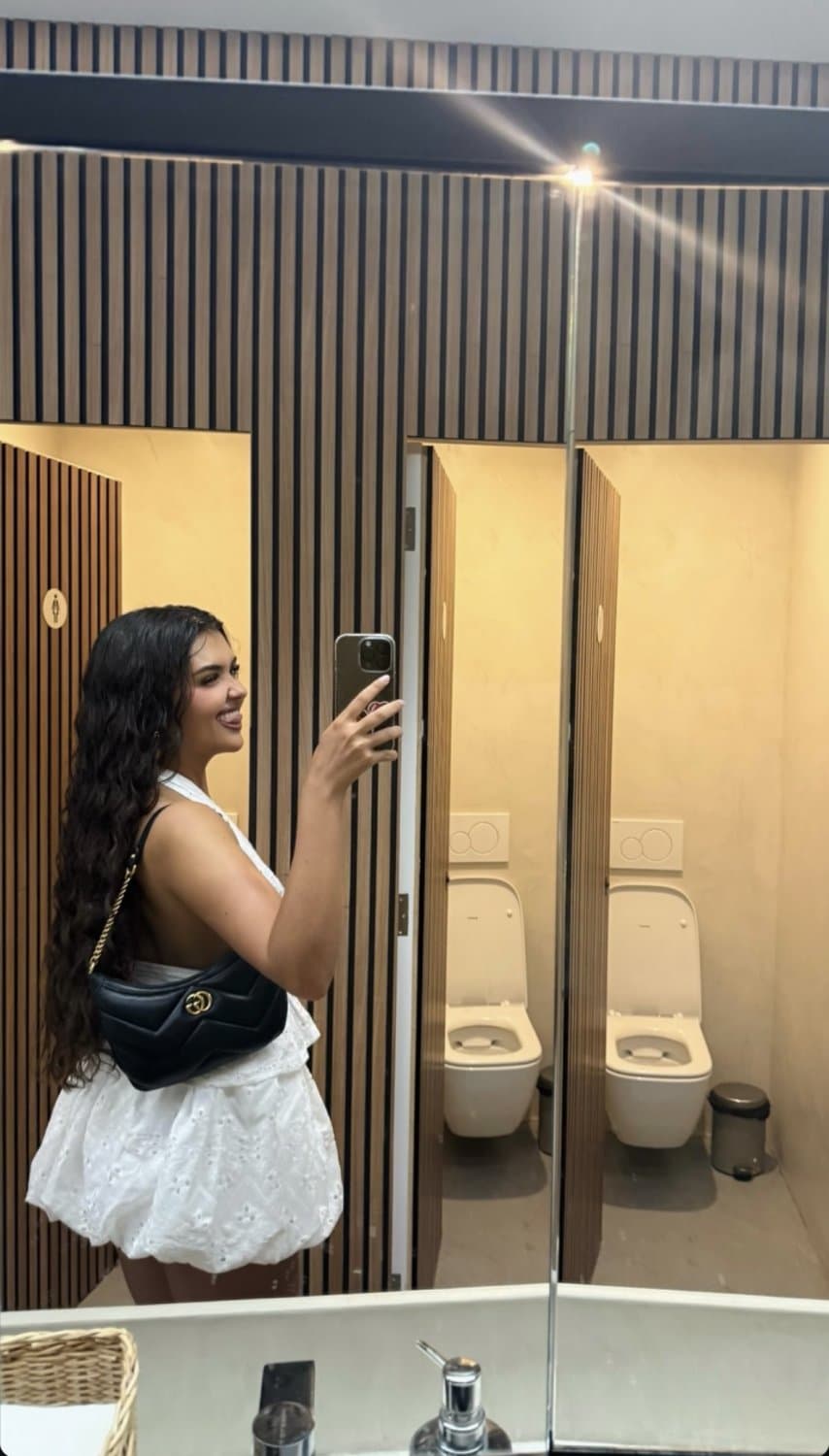 Ainara chinea, una puta ninfomana cuyo único talento es levantar pollas y ser una cerda