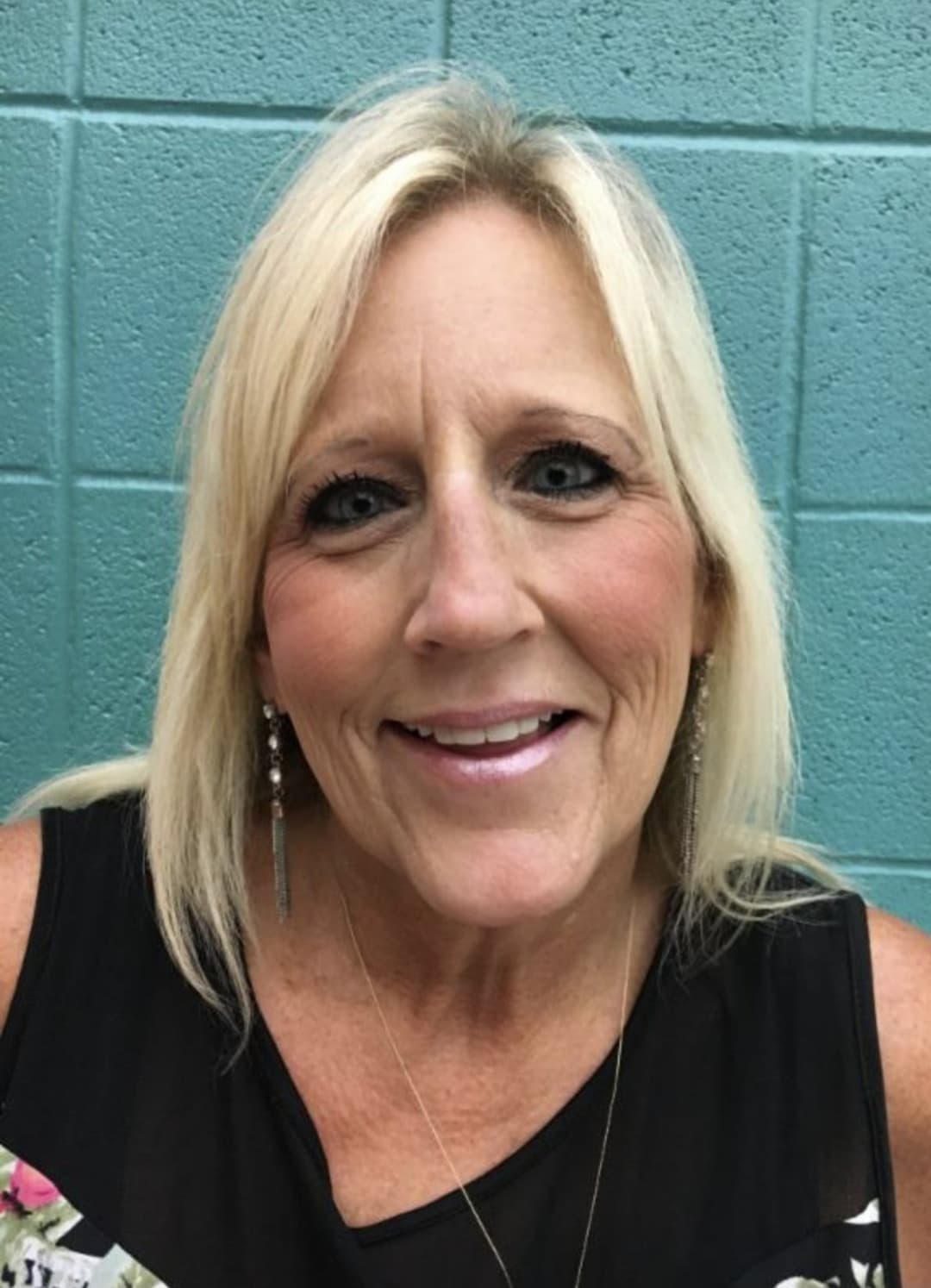 Older White Woman Loves Sucking Young Black Thug Dicks