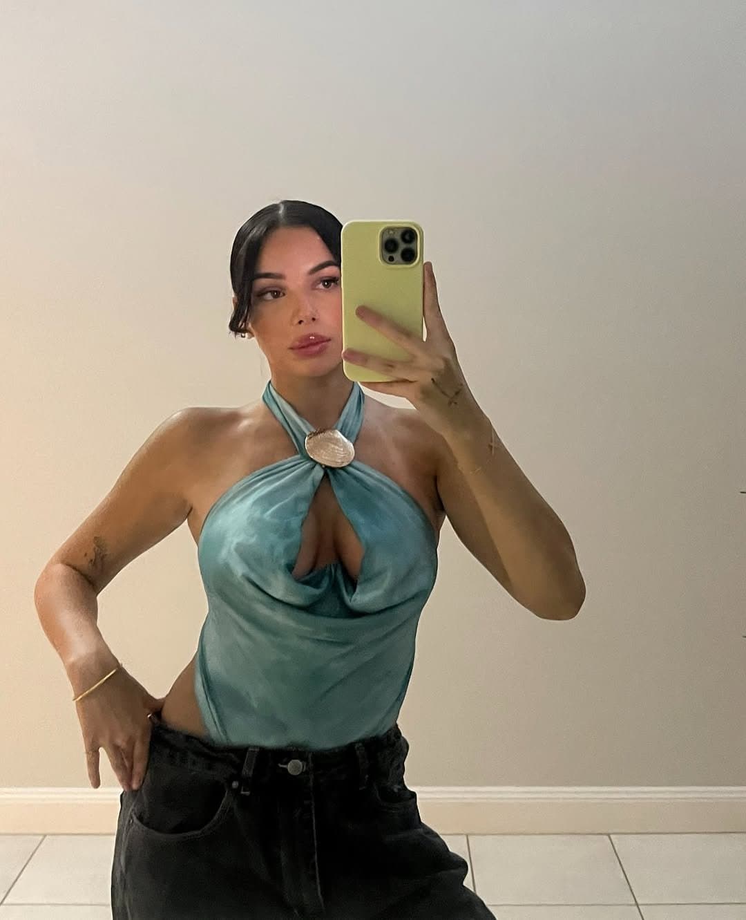 22 yo IRL mom: Hottest IRL gym milf ever! (Part 1) - Please REPOST if you like!