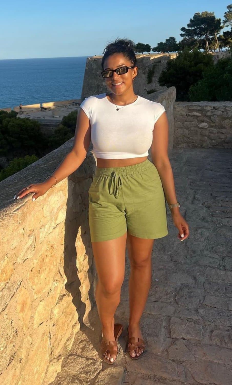 Ariana Bravo - F1 Reporter I beat off to