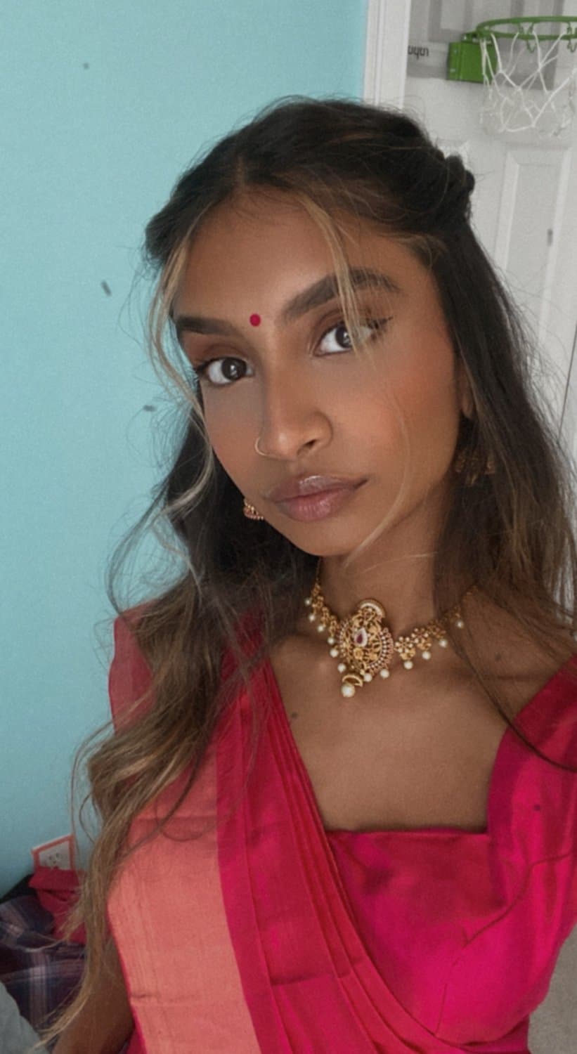 Guy wants to know if yall think his gf is sexy or not? Comment wht yall think and would do?