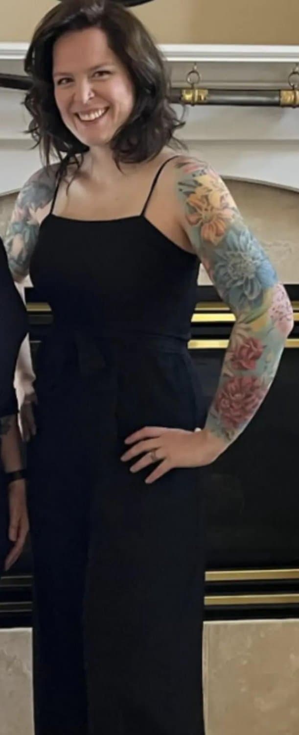 Hot co-workers stripped and leaked