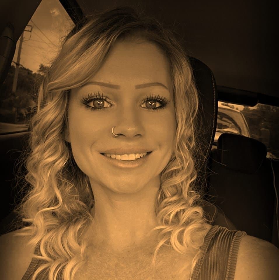 Jessica does have a smoking hot spring break body. Too bad she only showed her tits to G G W