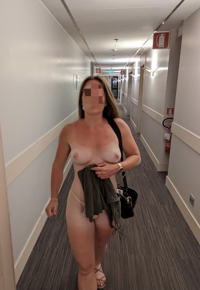 Fit chick Leah, 27, loves an exhibitionist side. Hard and fit kik slut