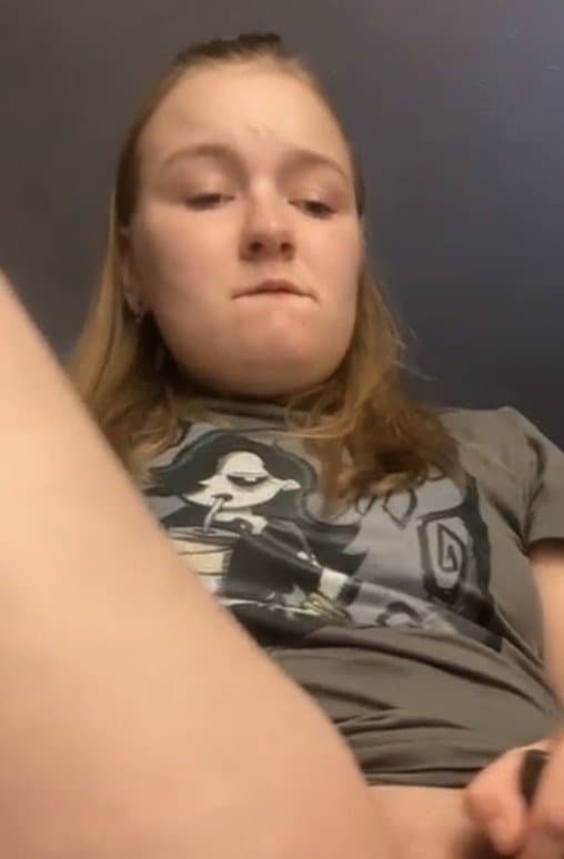 This whore has funny cum faces and a busted cunt