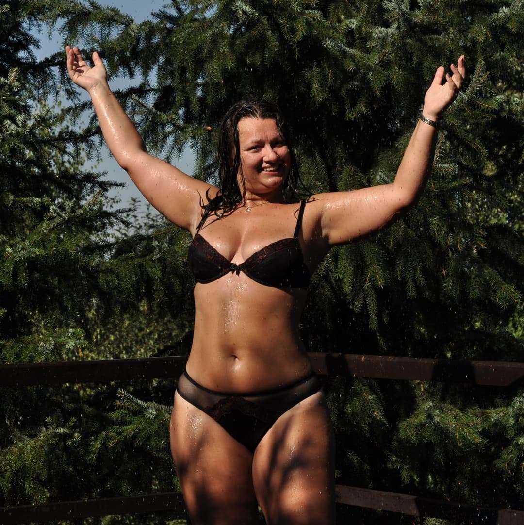 Monique naughty photos 3