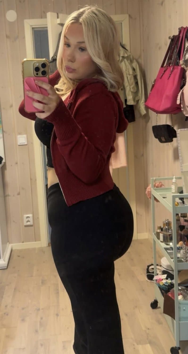 Swedish 21yo whore Molly wants to make you cum with her big tits