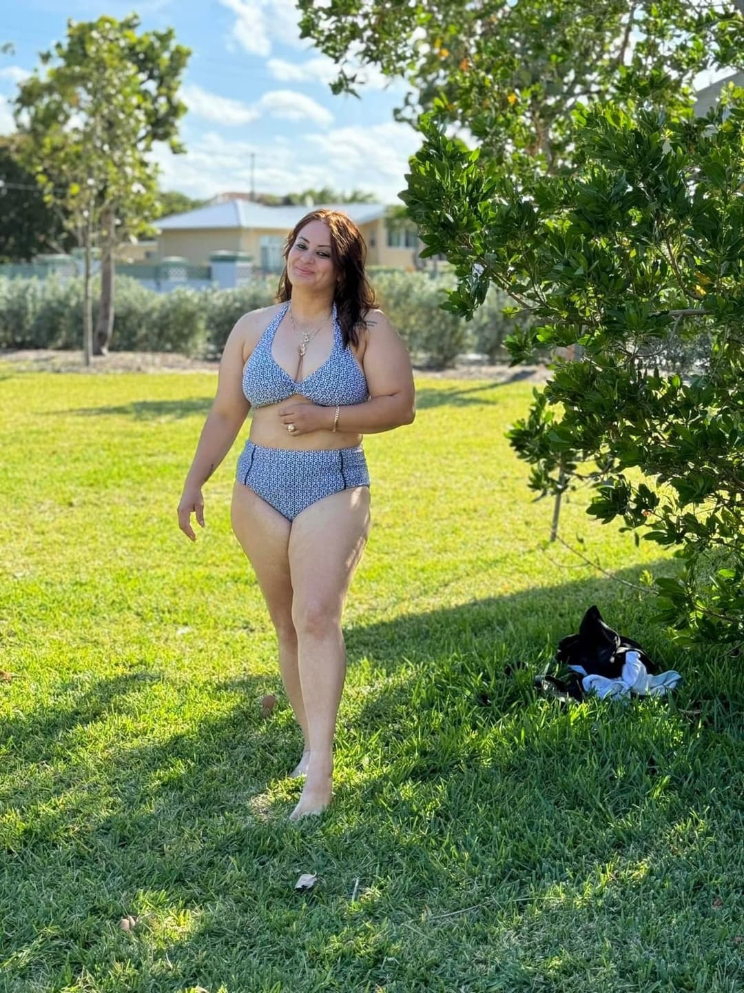 Sexy Latina milf with cute feet toes and big tits