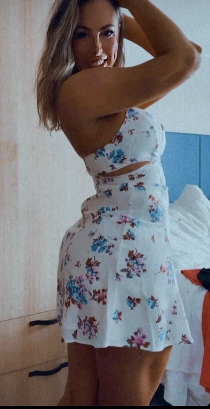 Click to view full size Texas milf Robyn fields