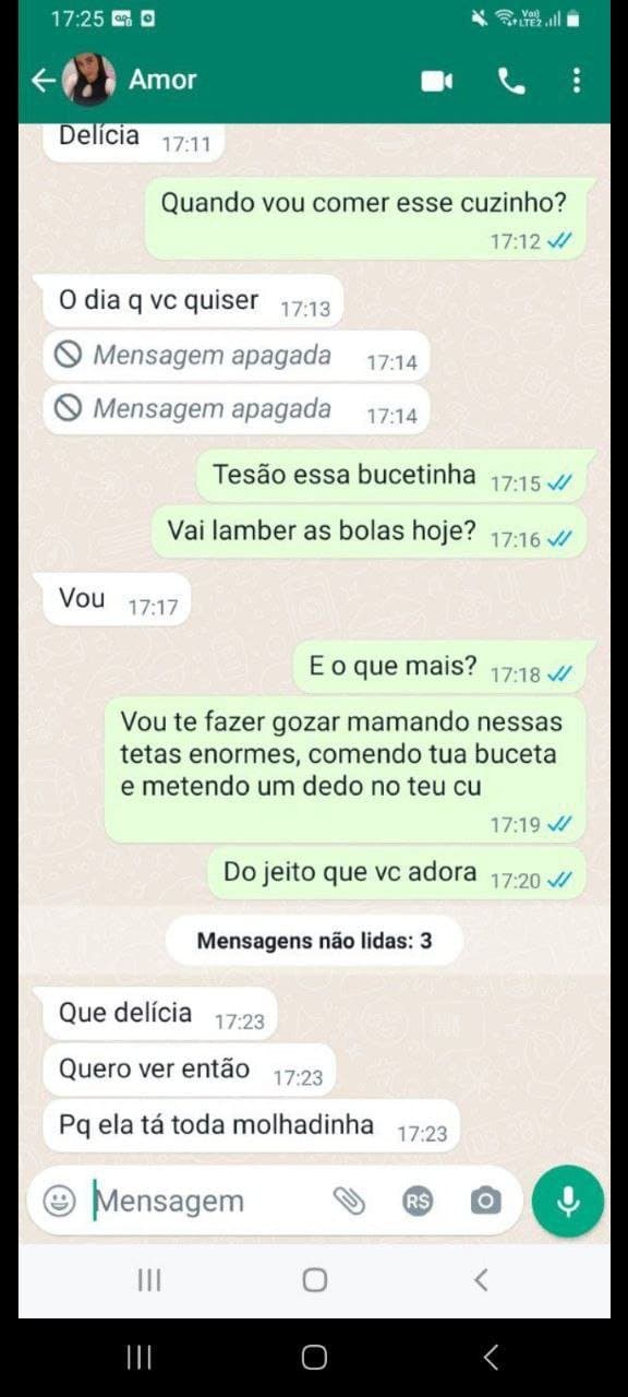 Corno adora exibir sua putinha de pato branco