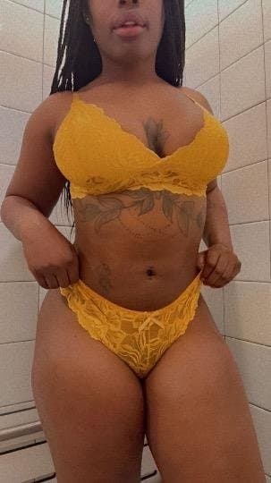 Roxie Roee 25 thick chocolate slut